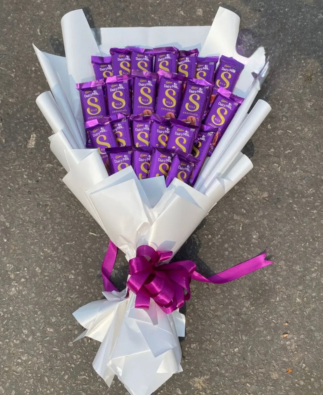 25pcs Cadbury Dairy Milk Silk Chocolate Bouquet